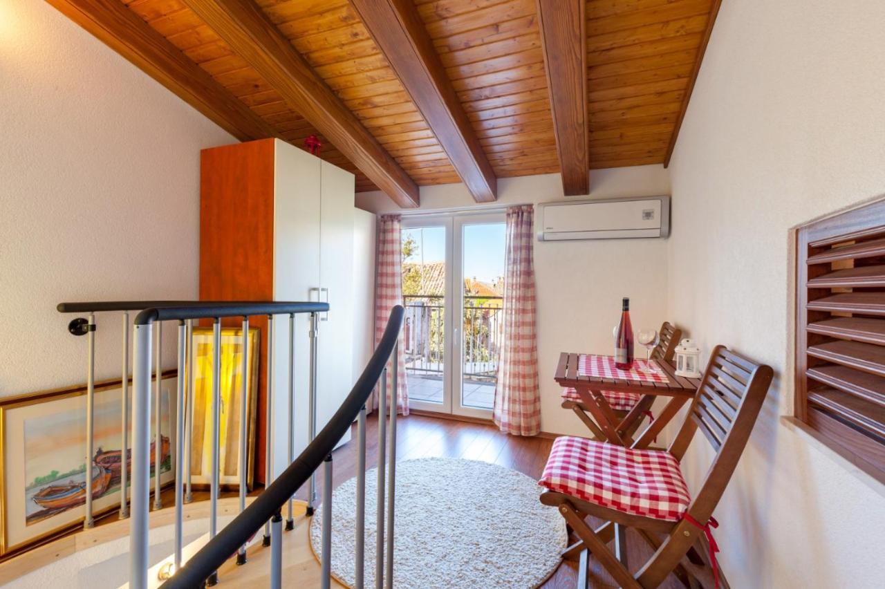 Apartman Dijana Apartment Трогир Екстериор снимка